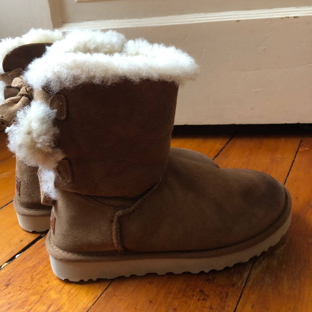 Size 6 chestnut uggs